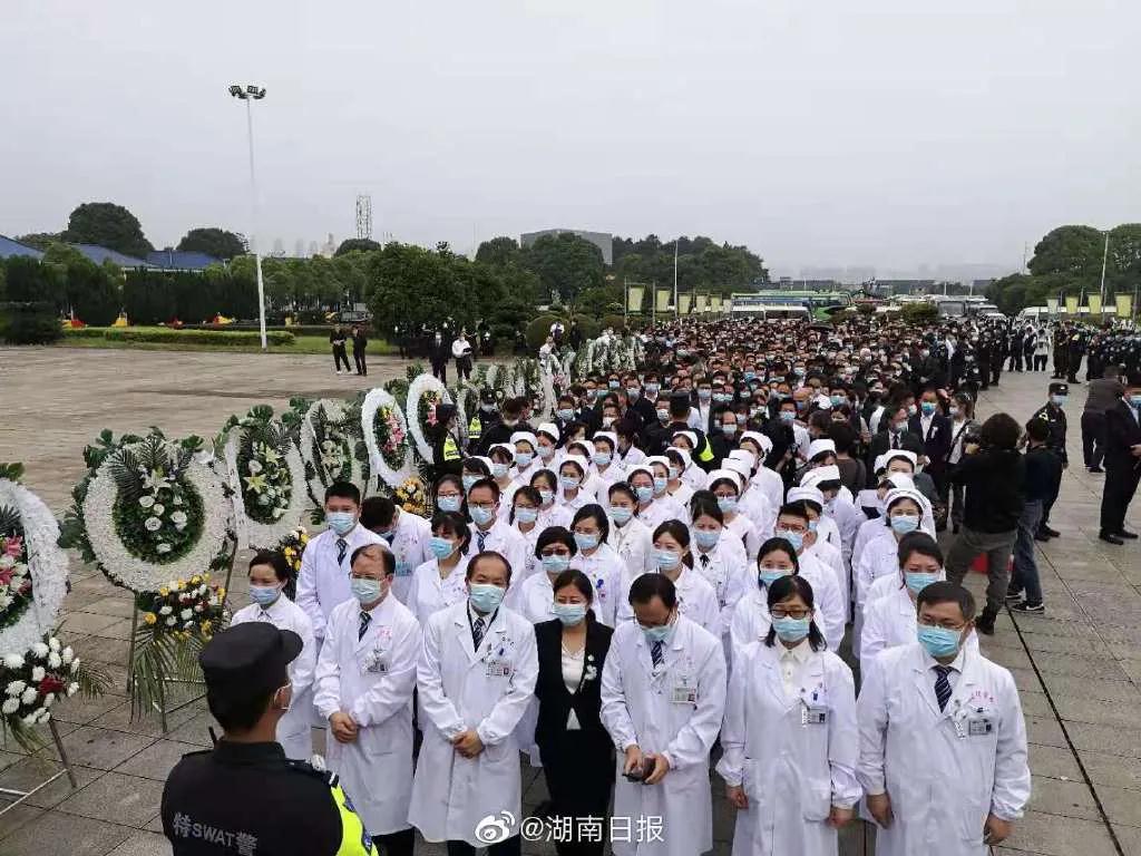 今日送别袁老！日后每一缕升起的炊烟，都是飘自人间的怀念(图7)